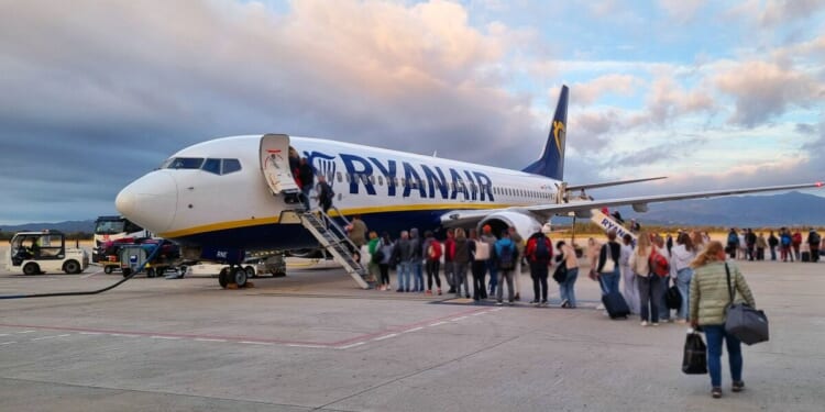 Three key questions answered as Ryanair makes major ticket change | UK | News