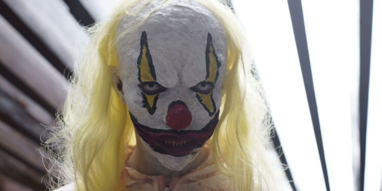 Warning issued over wearing popular Halloween costume this year | UK | News