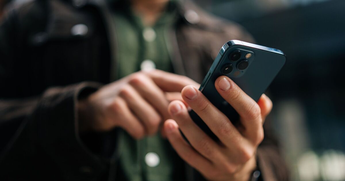 Warning to 15 million O2 mobile customers after major change | UK | News