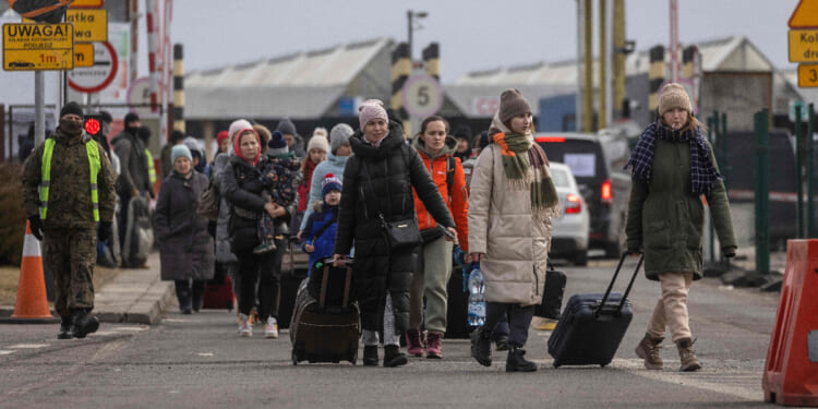 Trump cuts refugee resettlement to historic low