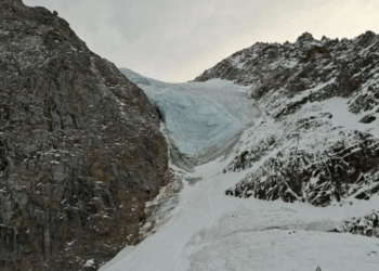 Five dead in Alpine tourist hotspot including father and daughter after avalanche strikes