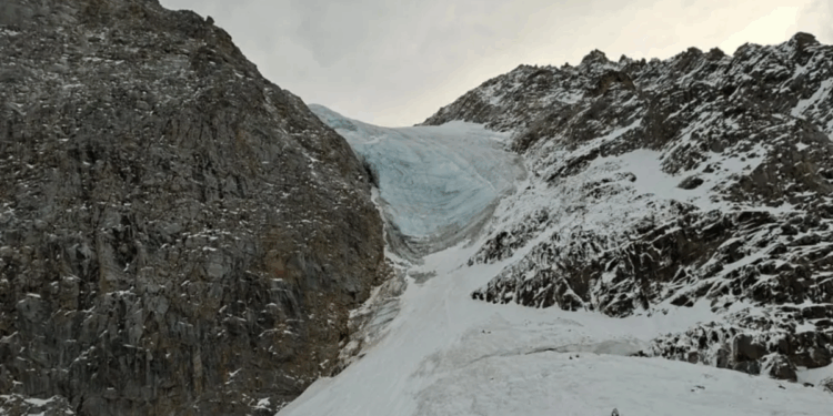 Five dead in Alpine tourist hotspot including father and daughter after avalanche strikes