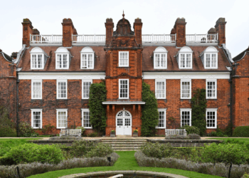 Cambridge University's female-only Newnham College confirms trans women ARE allowed