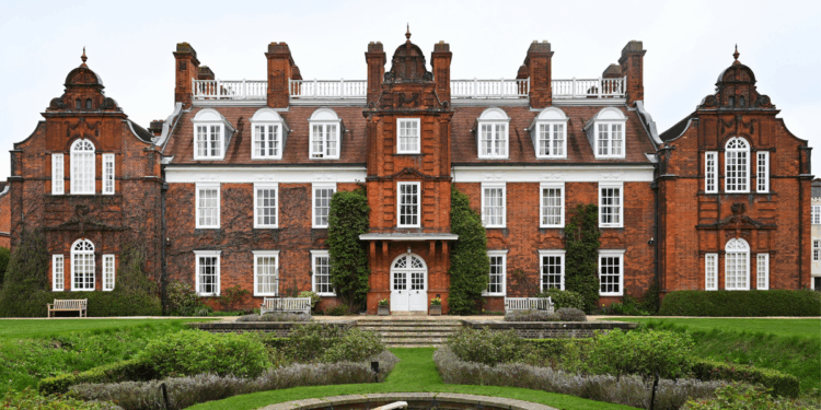Cambridge University's female-only Newnham College confirms trans women ARE allowed