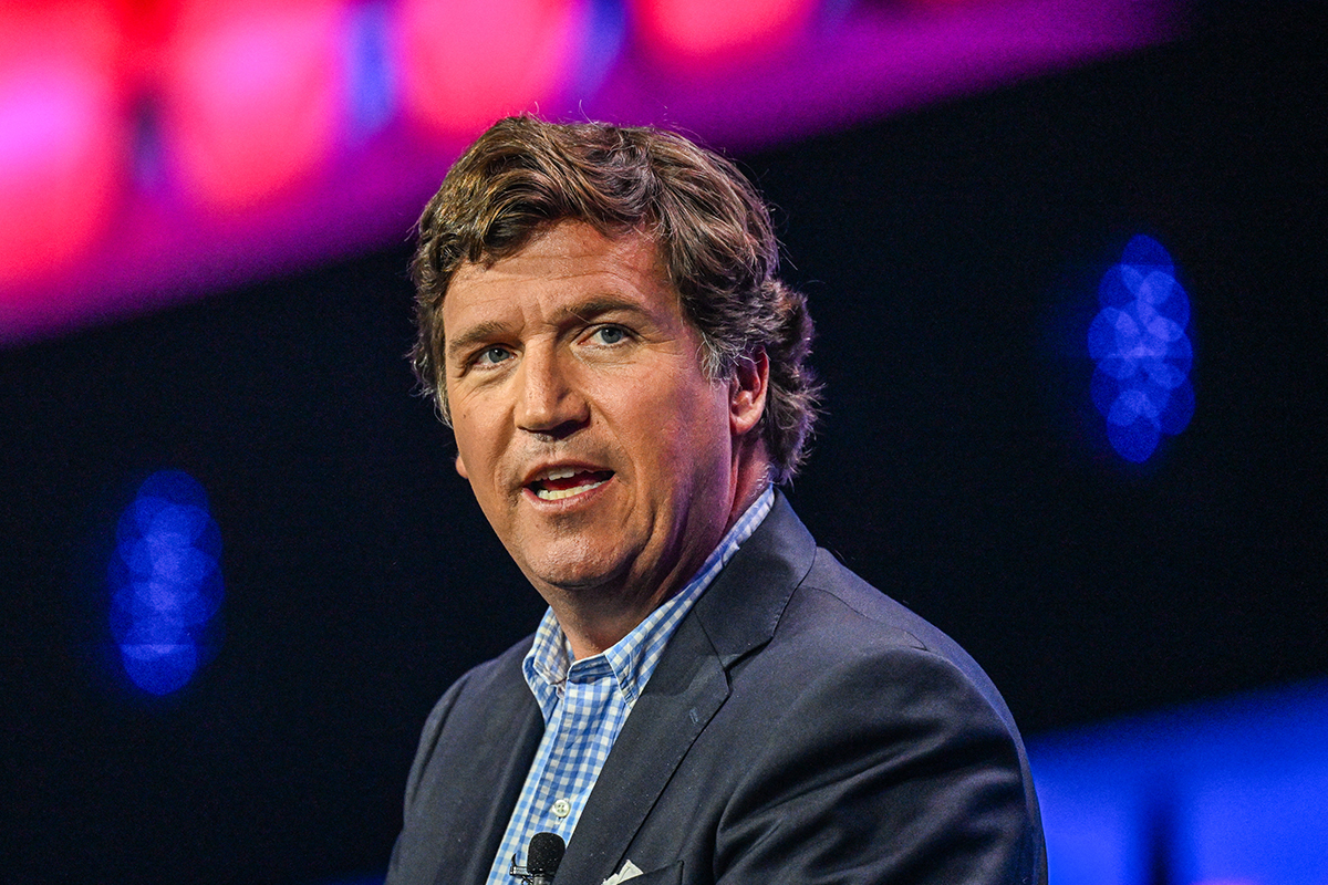 Tucker Carlson sorry for saying he dislikes Christian Zionists