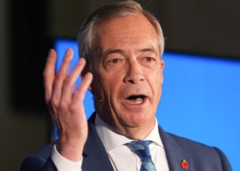 Nigel Farage issues 'last chance' warning to BBC as thousands could 'refuse to pay licence fee'