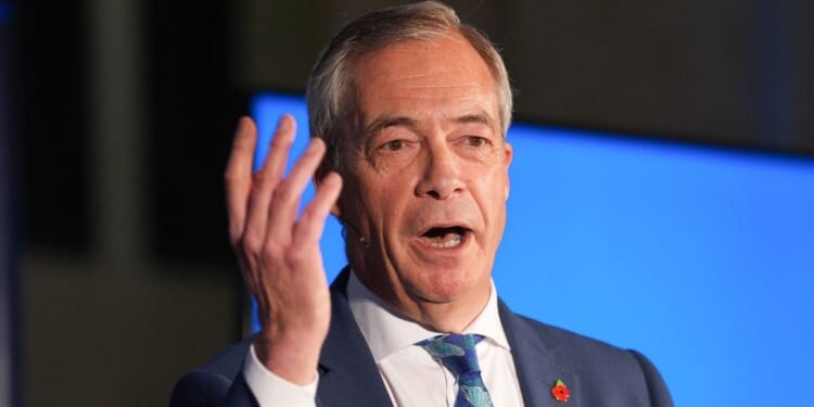 Nigel Farage issues 'last chance' warning to BBC as thousands could 'refuse to pay licence fee'