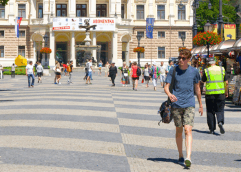 Slovakia 'imposes speed limit on PEDESTRIANS'