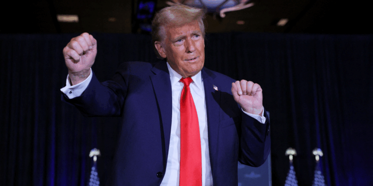 Broadcaster 'prepares personal apology' to Donald Trump as deadline looms