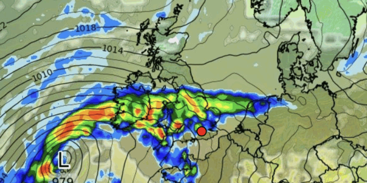 Bitter Arctic chill set to bring early taste of cold and harsh winter as snow predicted