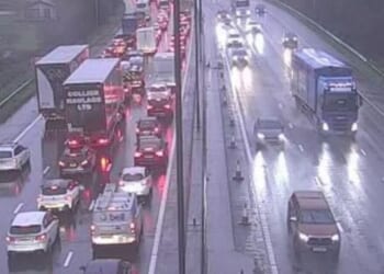 M4 traffic LIVE: Rush hour chaos as accident sparks 94 minute delays