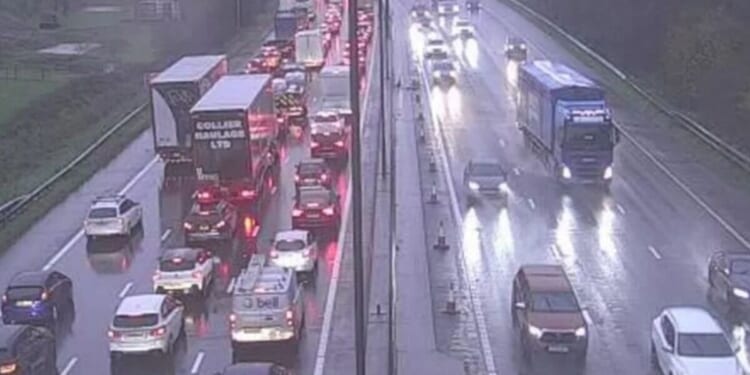 M4 traffic LIVE: Rush hour chaos as accident sparks 94 minute delays