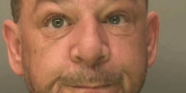 Burglar still on run 5 months after being mistakenly released from prison