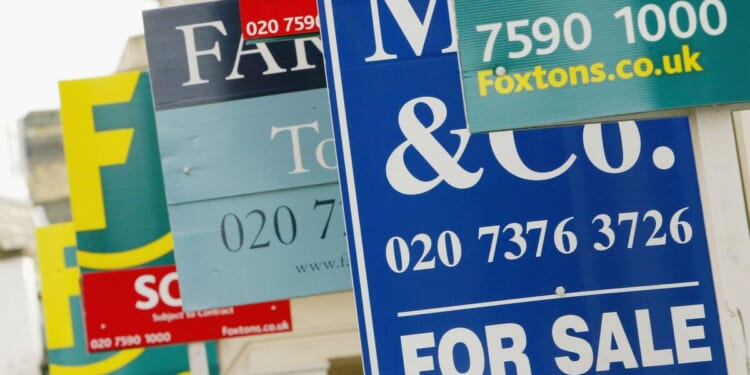 House prices drop by £6,589 in November ahead of Autumn Budget | Personal Finance | Finance