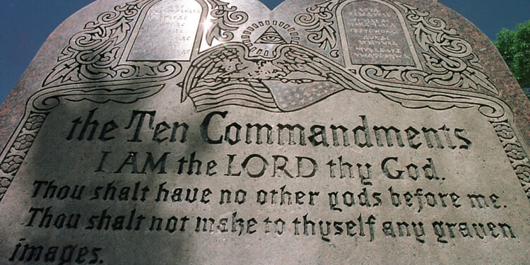 Judge orders Texas schools to remove Ten Commandments displays
