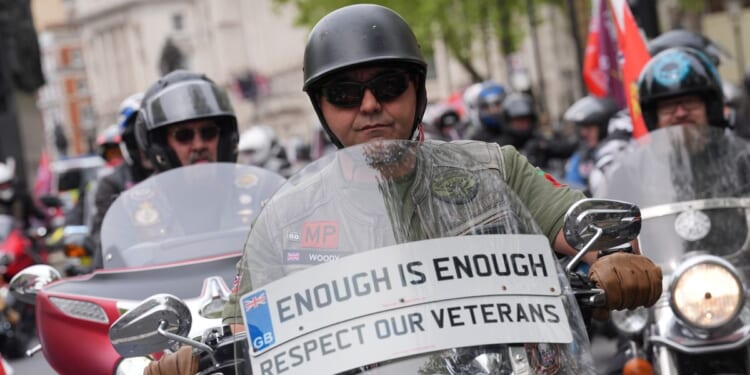 SAS soldiers threaten Labour with legal action amid safeguarding fears in Troubles Bill