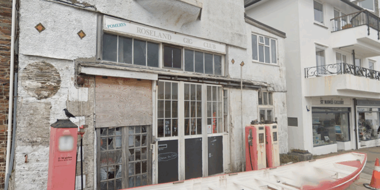 Neighbour row erupts over contentious bid to save gig club