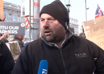 Budget 2025: Furious farmers declare there is 'not a hope in hell's chance' of Labour U-turn unless they continue their Budget protest