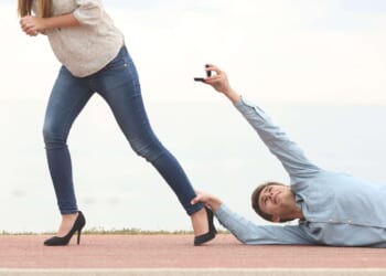 24 percent of 12th grade girls have 'no idea' if they want to marry, says new poll