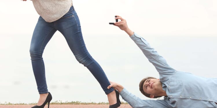 24 percent of 12th grade girls have 'no idea' if they want to marry, says new poll