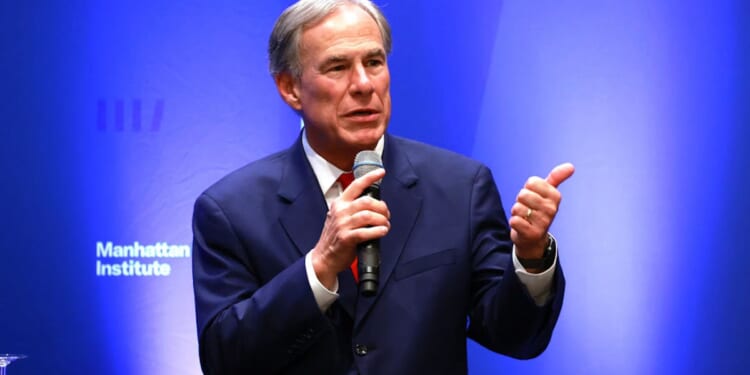 Abbott Says He’ll Impose 100% Tariff On New Yorkers Moving To Texas After Election