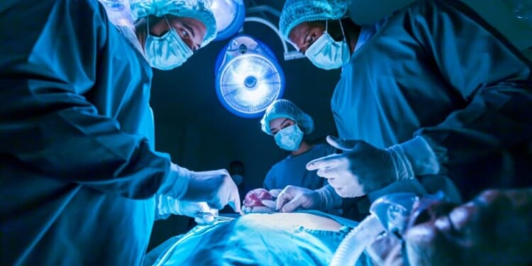 American College of Physicians reminds doctors that organ harvesting is not their primary duty