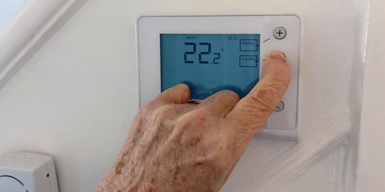 Anyone over 65 urged to make heating change for winter | Weather | News