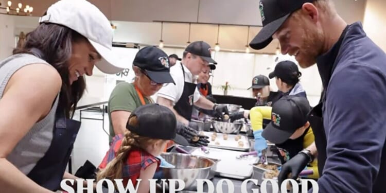 Archie and Lilibet make rare appearance and fans say the same thing | Royal | News