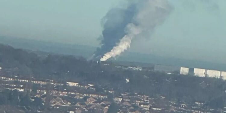 Ashby fire LIVE: Two huge blazes erupt in town as smoke seen for miles | UK | News