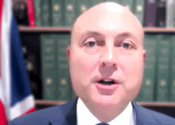 BBC: Top Tory calls for everyone exposed in leaked memo to leave corporation