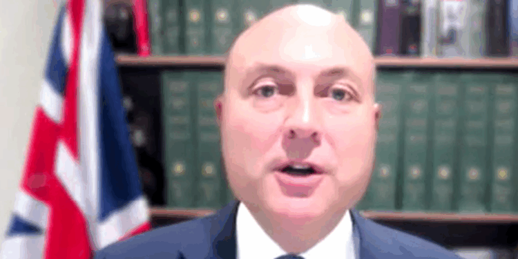 BBC: Top Tory calls for everyone exposed in leaked memo to leave corporation