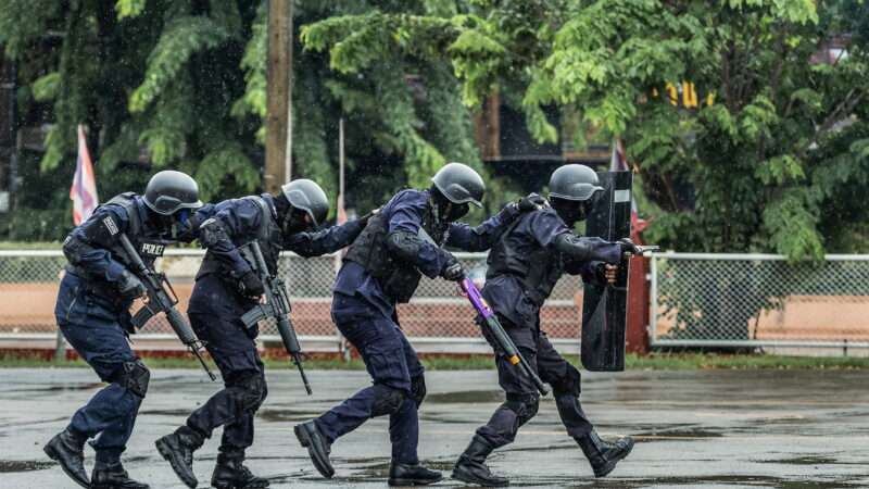 Special Operations Police | ID 119116674 | Arrest ©  Sornwut Tubtawee | Dreamstime.com