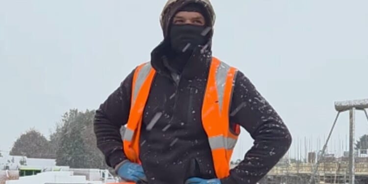 Bricklayer leads furious backlash against benefits Britain | UK | News