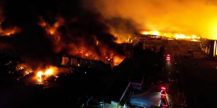 Buenos Aires explosion: Huge blast destroys building as mushroom cloud fills the air | World | News