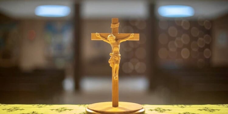 Chicago worshippers given whistles to sound alert should immigrations officers appear