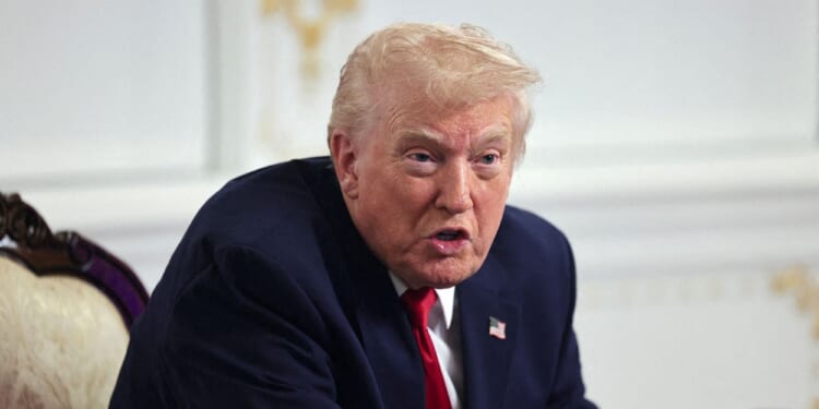 Consider Venezuelan Airspace 'Closed in its Entirety'