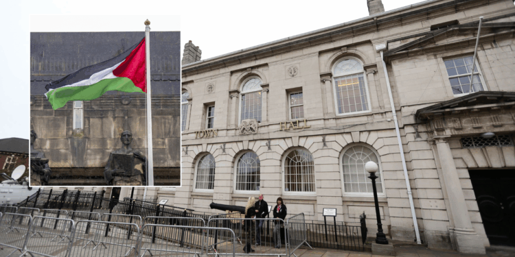 Council agree to fly Palestinian flag from Town Hall for UN 'solidarity day'
