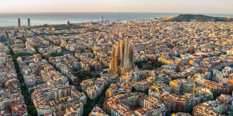 Crisis in Spain as Airbnb crackdown leaves local widow, 80, facing fines or eviction | World | News