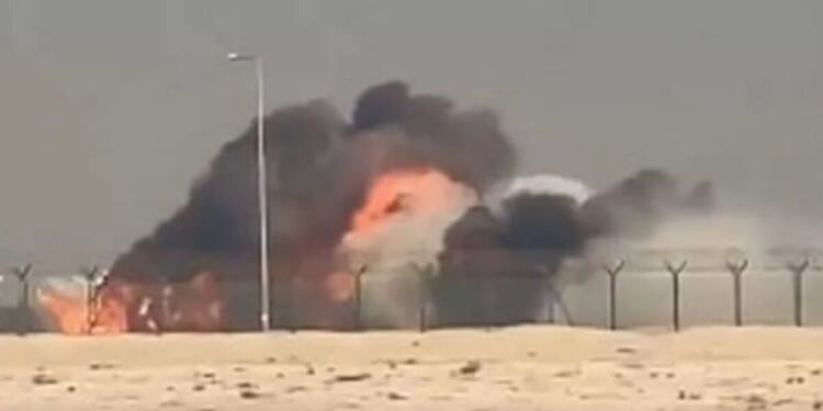 Dubai plane crash LIVE: Airshow horror as pilot dies in fighter jet fireball | World | News