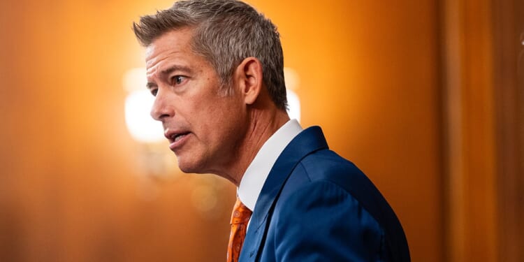 Duffy Gives $10K Checks to Faithful Air Traffic Controllers