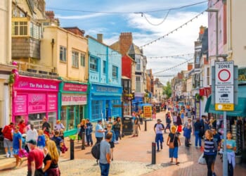 Famous UK fashion shop returns to 4 UK high streets tomorrow - list | UK | News