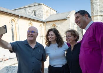 Holy Land visitors encourage us, Archbishop in Jerusalem says