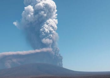 Huge volcano spews giant 9-mile ash cloud as it erupts for first time in 10,000 years | World | News