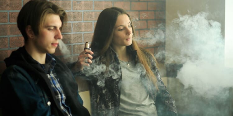 Illegal Chinese Vapes are Flooding US, Much Through Florida