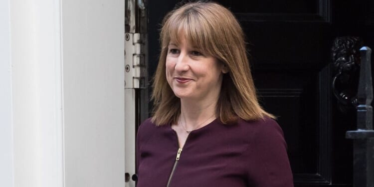 'Jobs will be lost' as Rachel Reeves to tax holidaymakers for staying | Politics | News