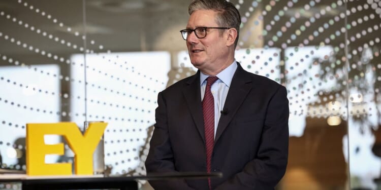 Keir Starmer left red-faced as he stumbles at G20 Summit | Politics | News