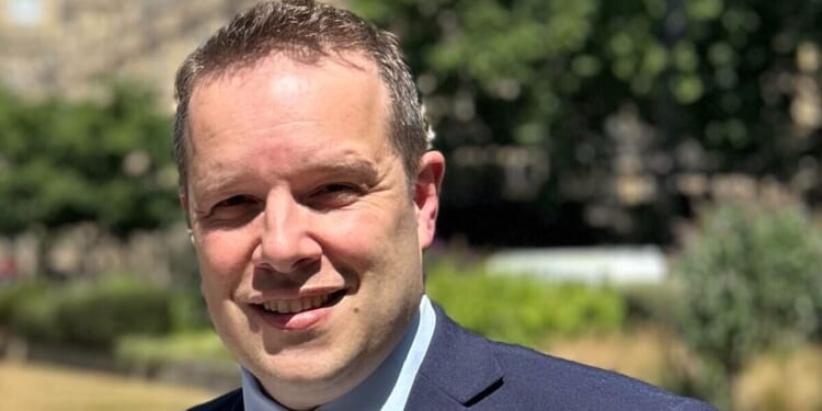 Labour must stop dragging its feet on recognition for injured cops | Politics | News