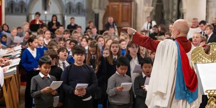 Let children know the joy of singing together