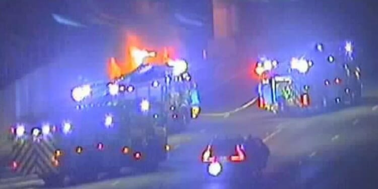 M25 traffic: Cars face delays on motorway as vehicle bursts into flames near London | UK | News