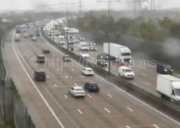 M25 traffic LIVE: Chaos on major motorway as multi-vehicle crash spark long delays | UK | News